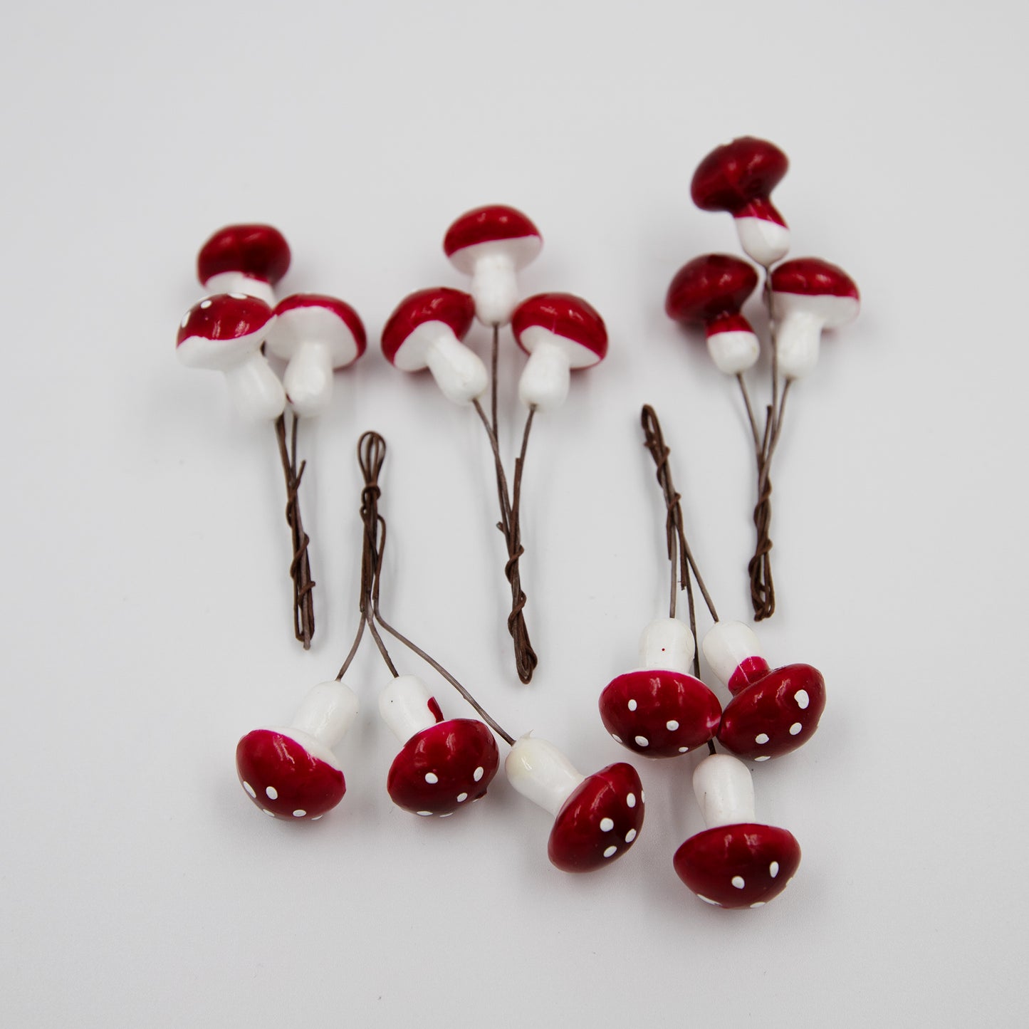 15x Deko-Fliegenpilz 2,4 cm