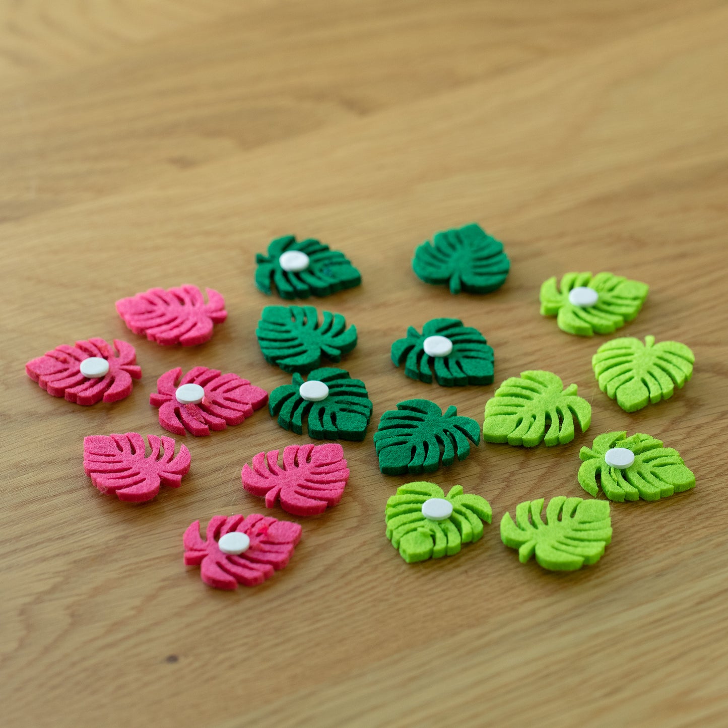 18x Dekosticker Blatt 3x3,5 cm