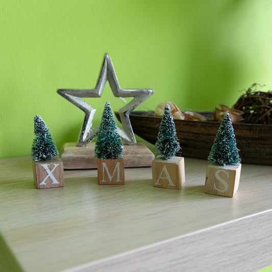4x Mini Deko-Aufsteller Tannen XMAS 2,5x2,5x7,5 cm