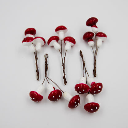 15x Deko-Fliegenpilz 2,4 cm